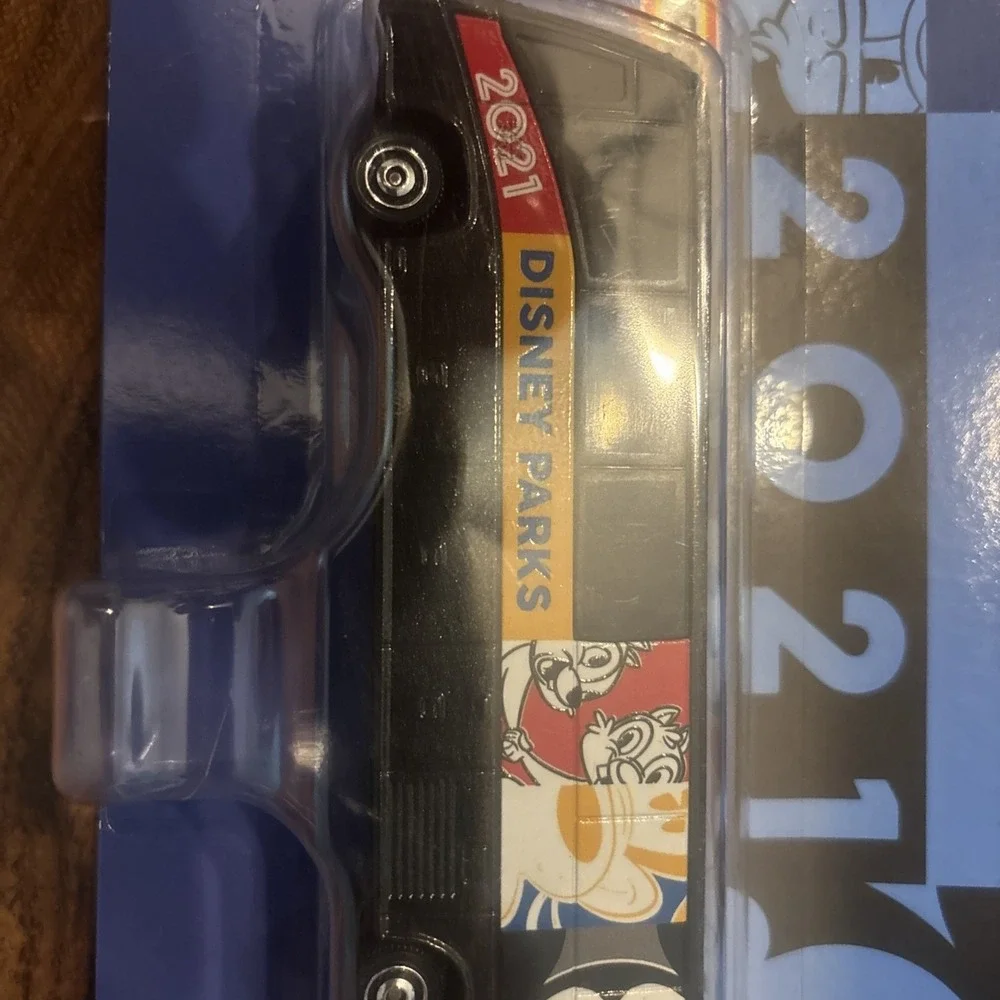 Matchbox 2021 Disney Parks Bus Exclusive Edition Pluto Diecast 1:64 Black GWM72